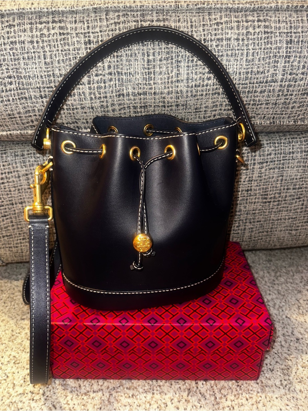 Tory Burch T Monogram Leather Bucket Bag Midnight Navy With Gold Accent - Picture 12 of 16